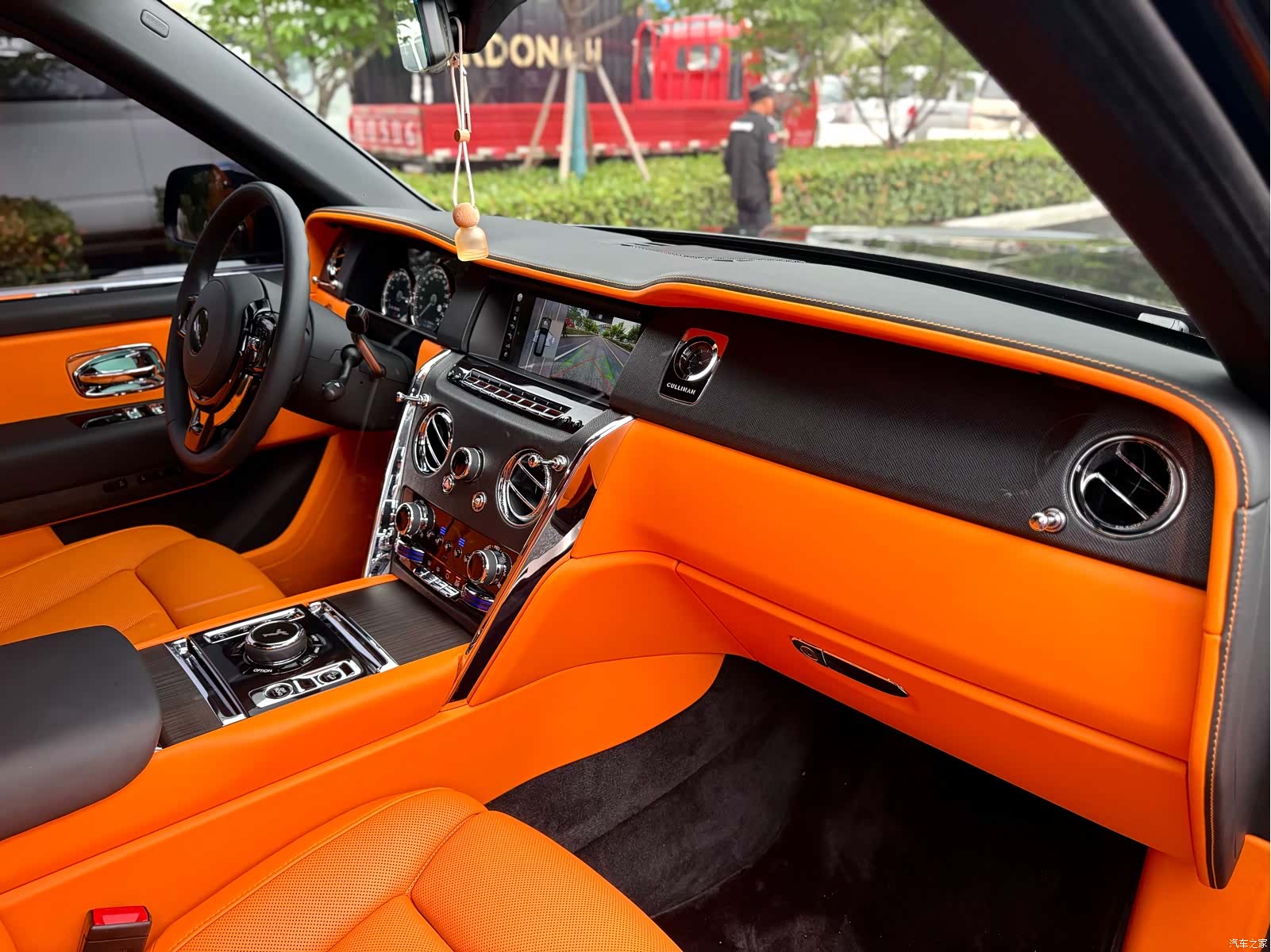 Rolls-Royce Cullinan, 2022 6