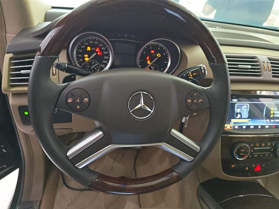 Mercedes-Benz R-class