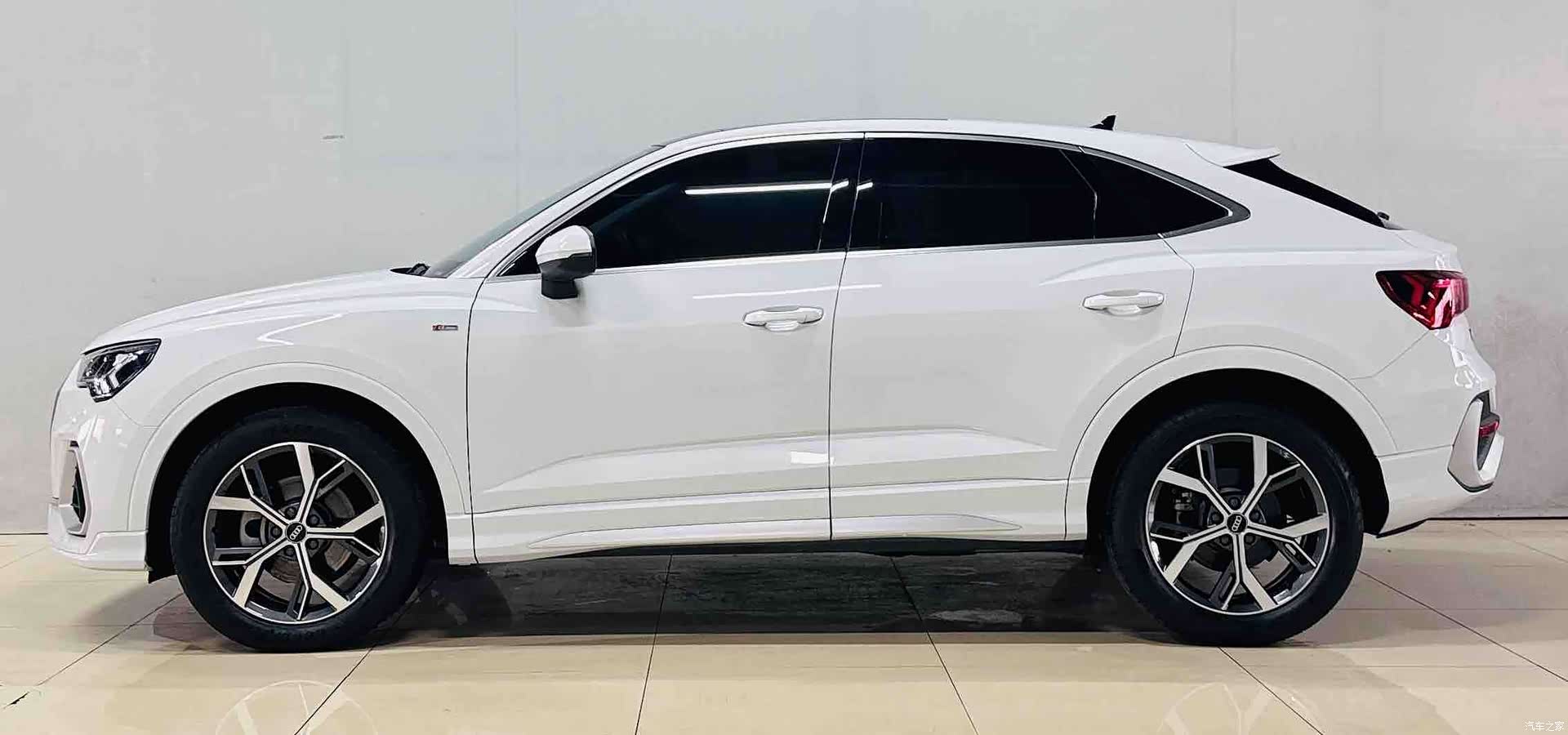 Audi Q3, 2021 все фото