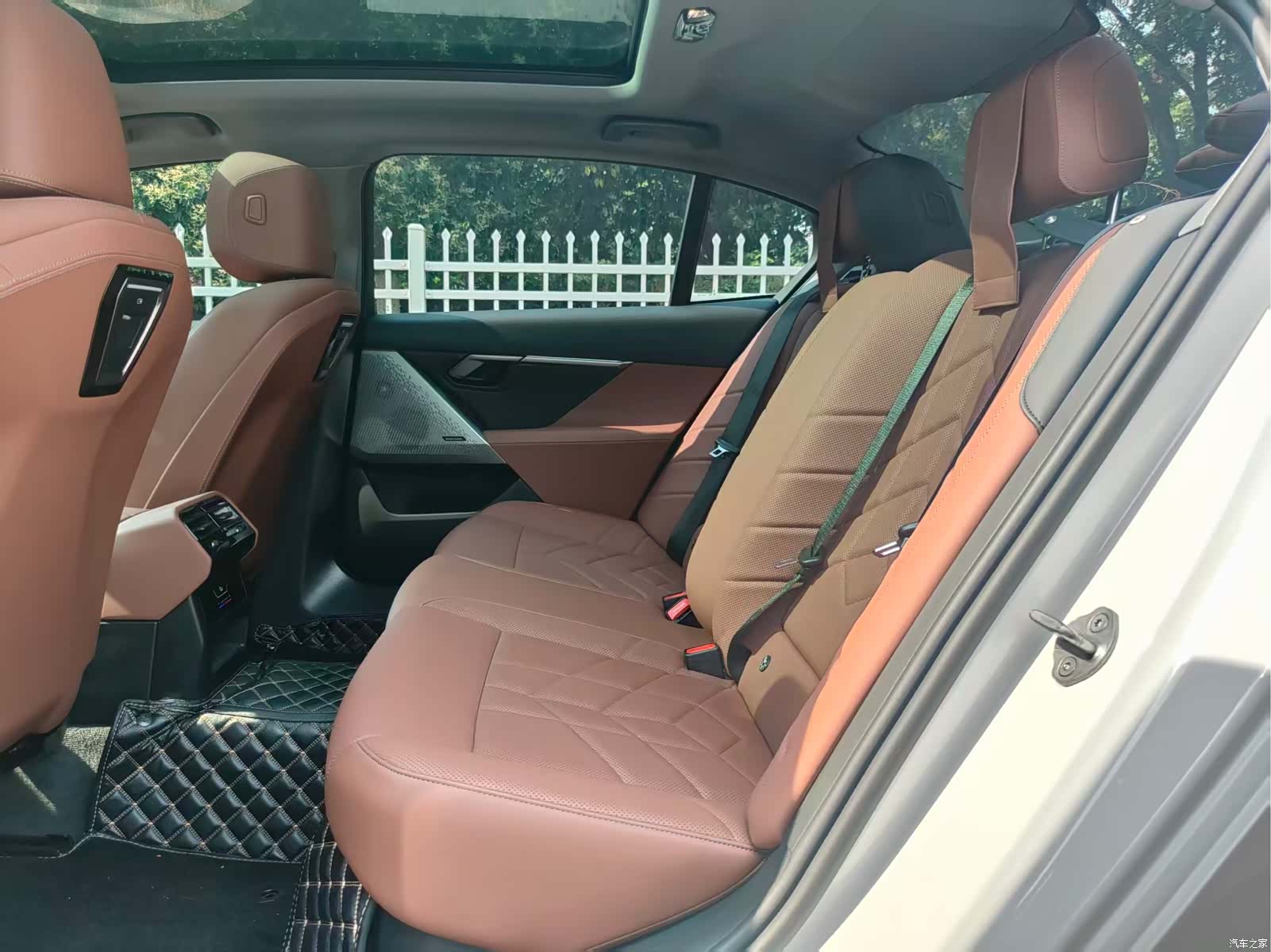 BMW 5 Series, 2025 9