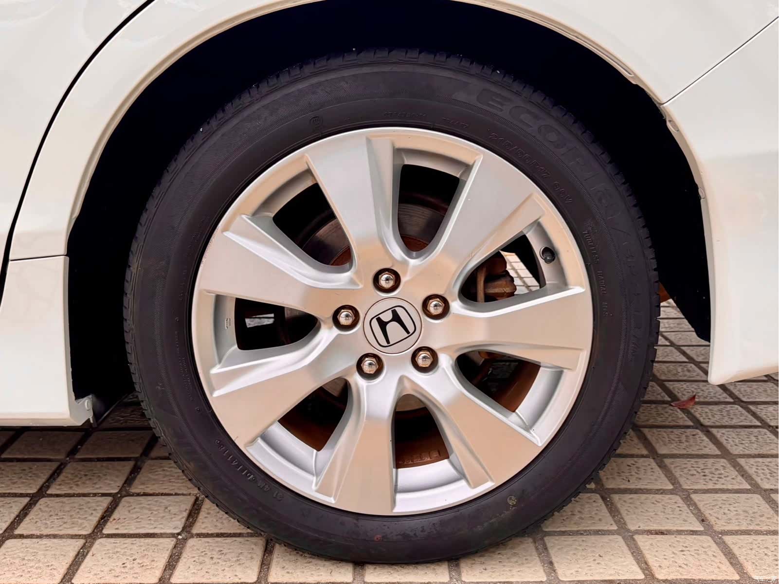 Honda Jade, 2014 23