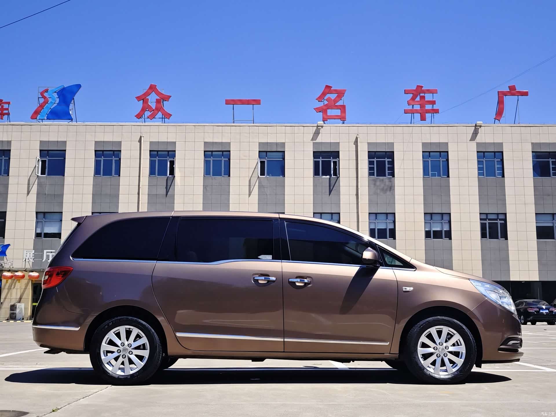Buick GL8, 2019 4