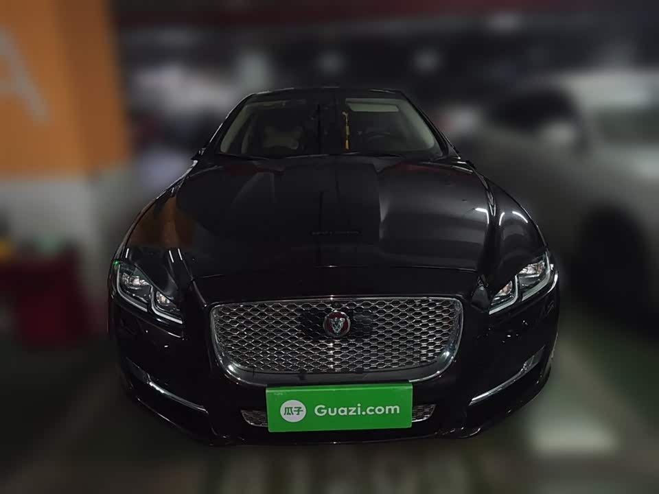 Jaguar XJ