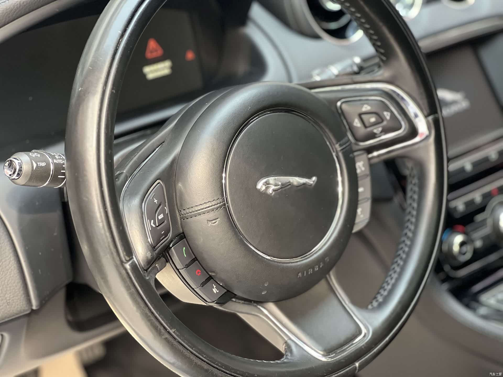 Jaguar XJ, 2016 11