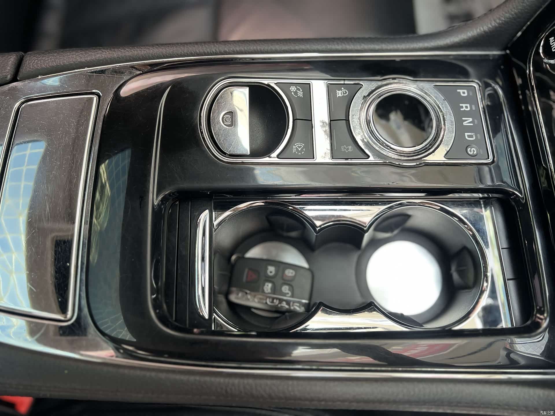 Jaguar XJ, 2016 10
