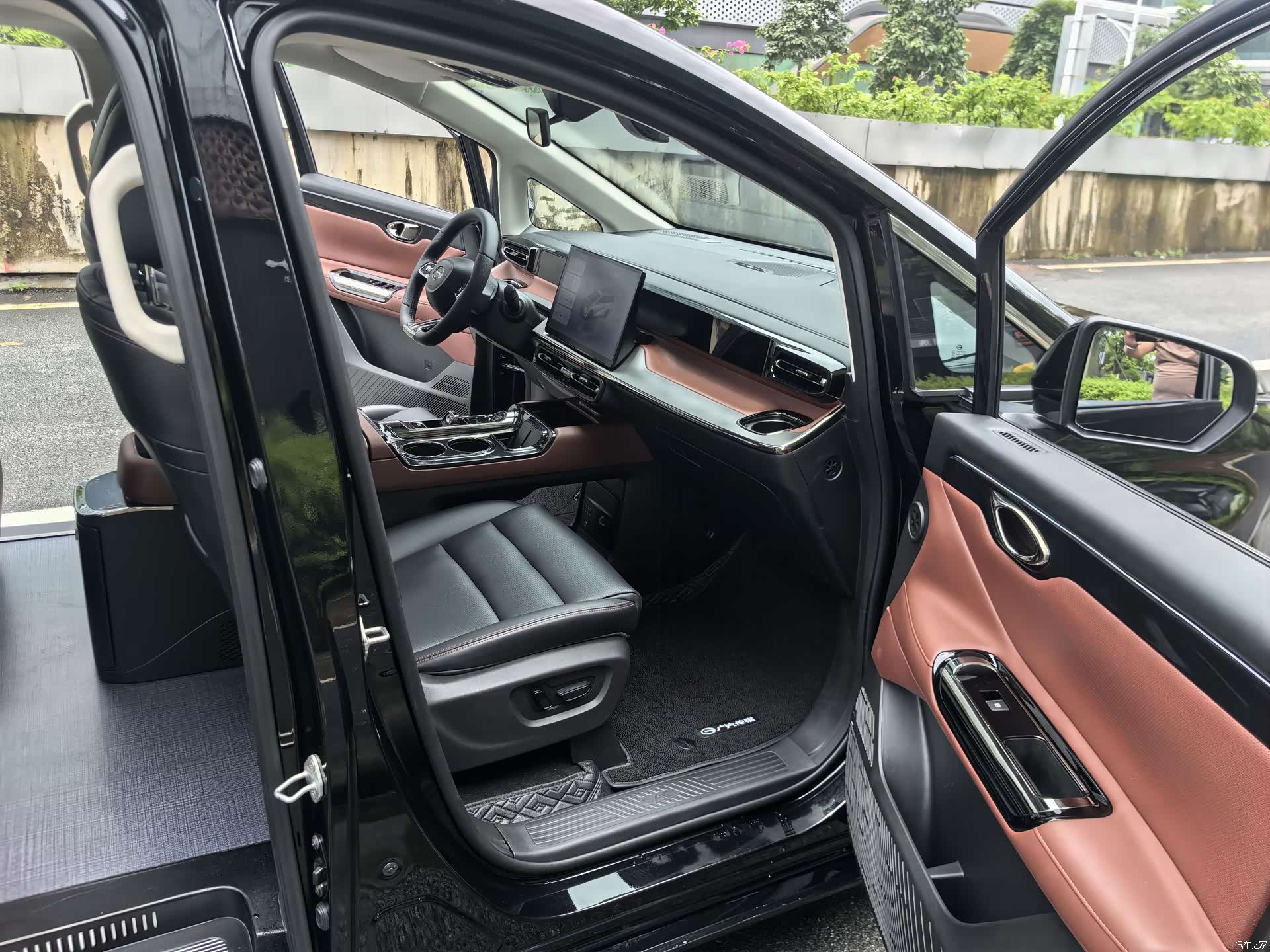Trumpchi E8, 2025 8