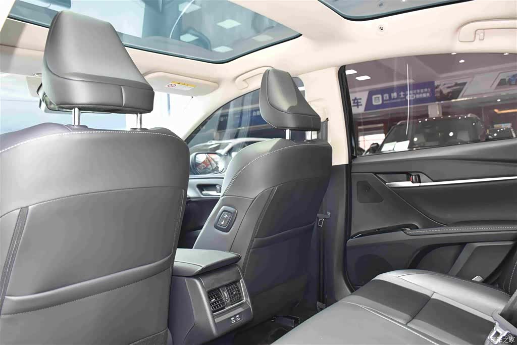 Toyota Camry, 2024 8