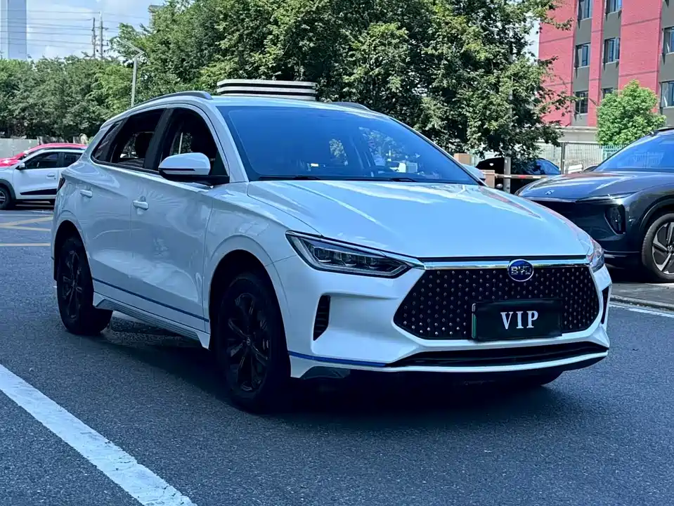 BYD e2