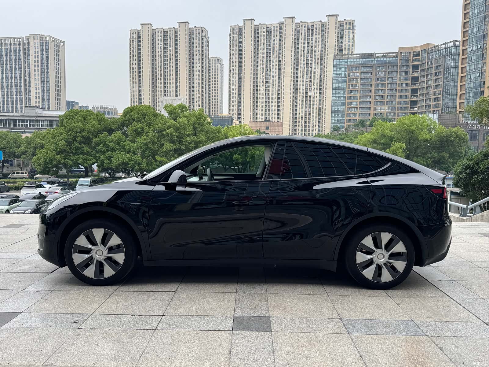 Tesla Model Y, 2023 3