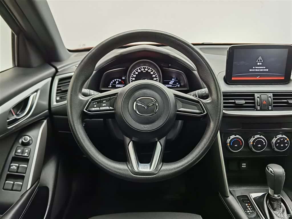 Mazda CX-4, 2019 11