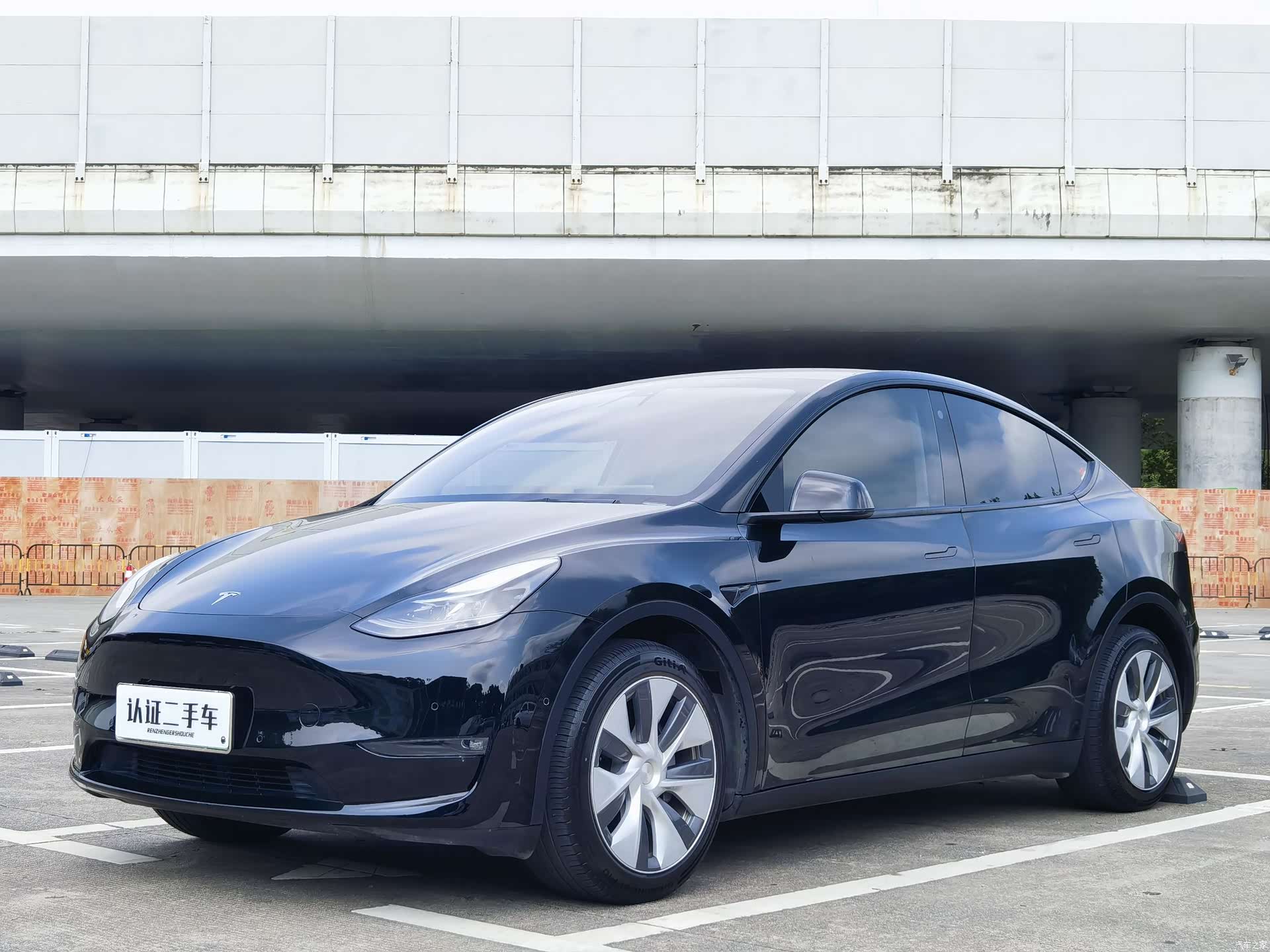 Tesla Model Y, 2022 1
