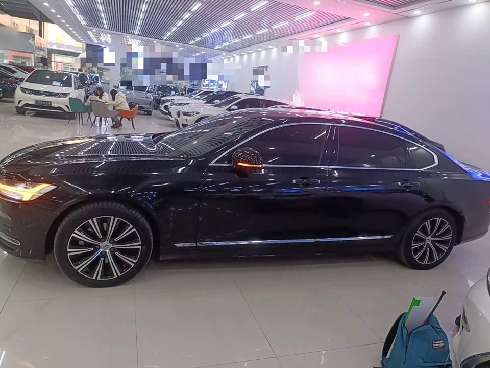 Volvo S90