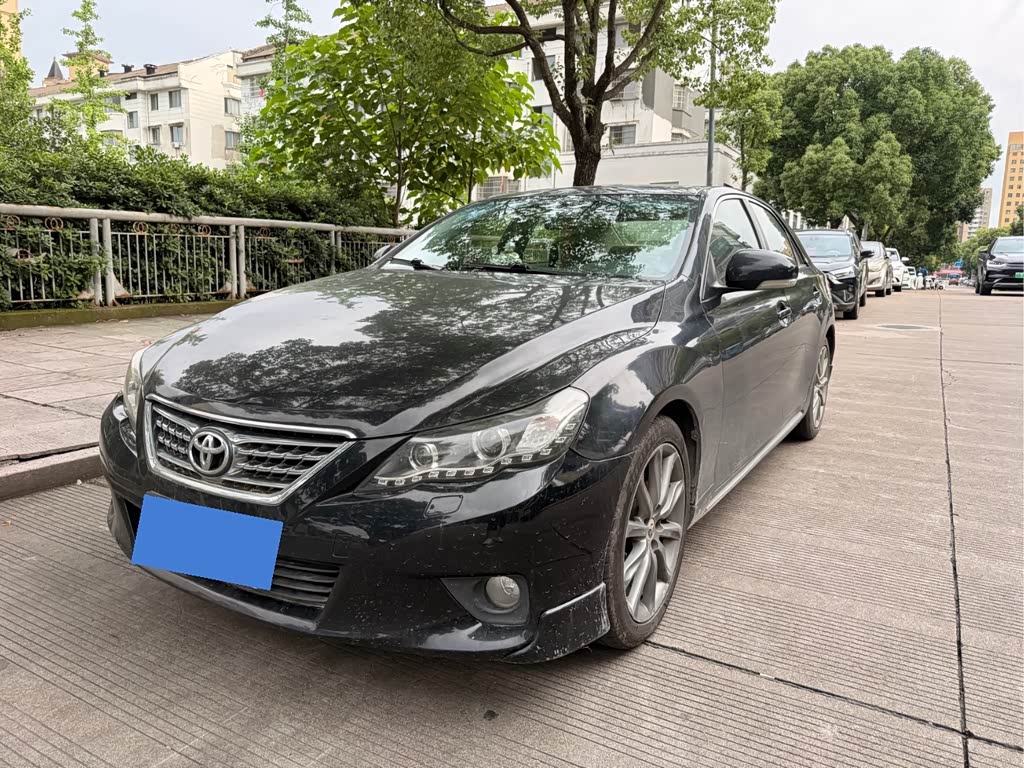 Toyota Reiz