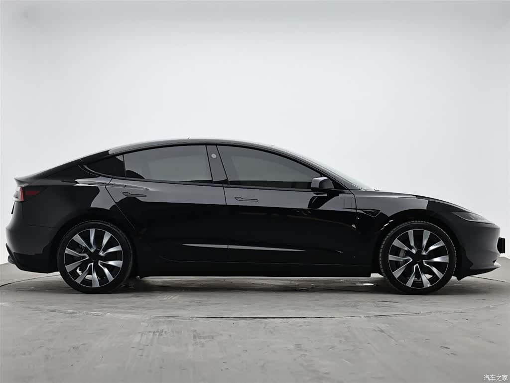 Tesla Model 3, 2026 все фото