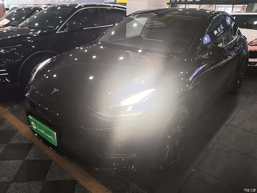Tesla Model Y, 2022 1