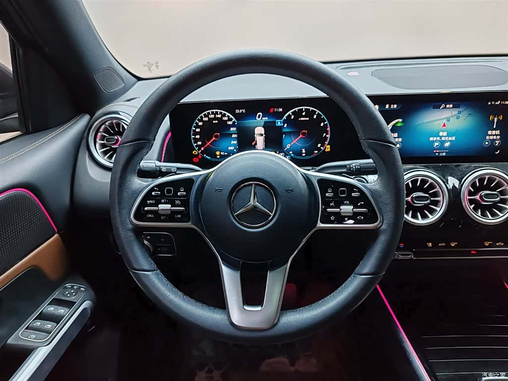 Mercedes-Benz GLB, 2023 14
