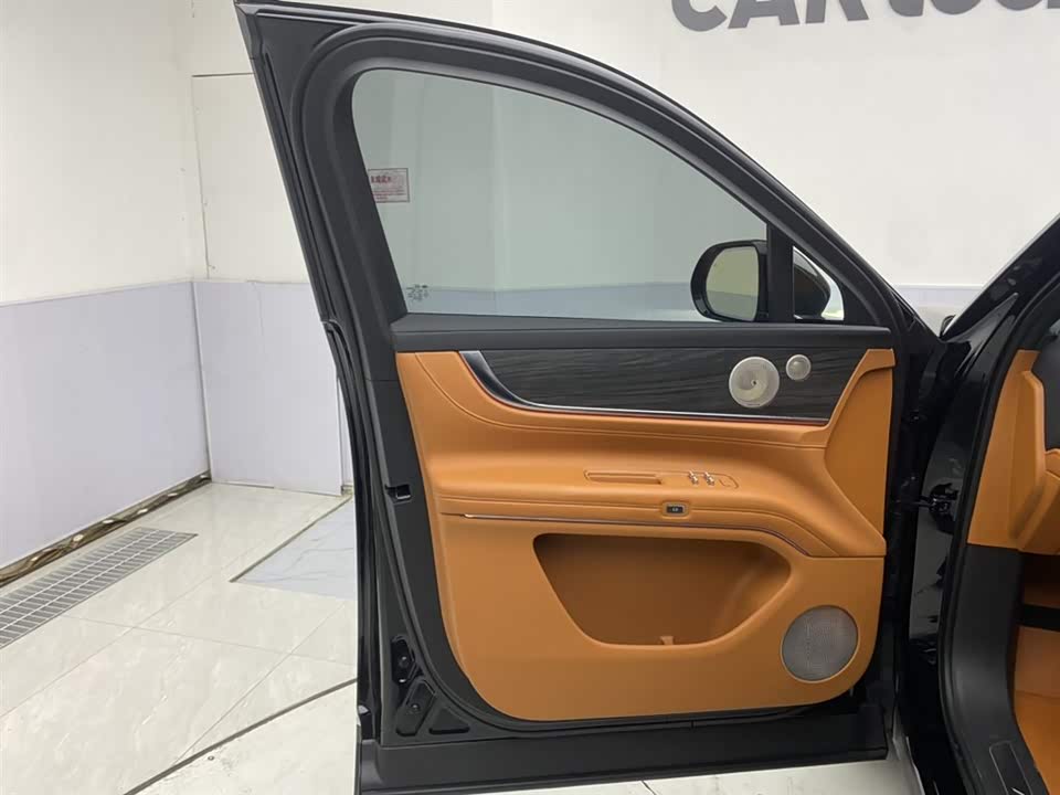 AITO Ask the world M9