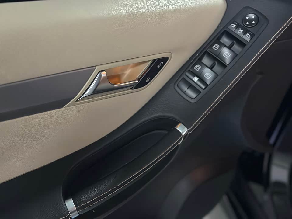 Mercedes-Benz R-class