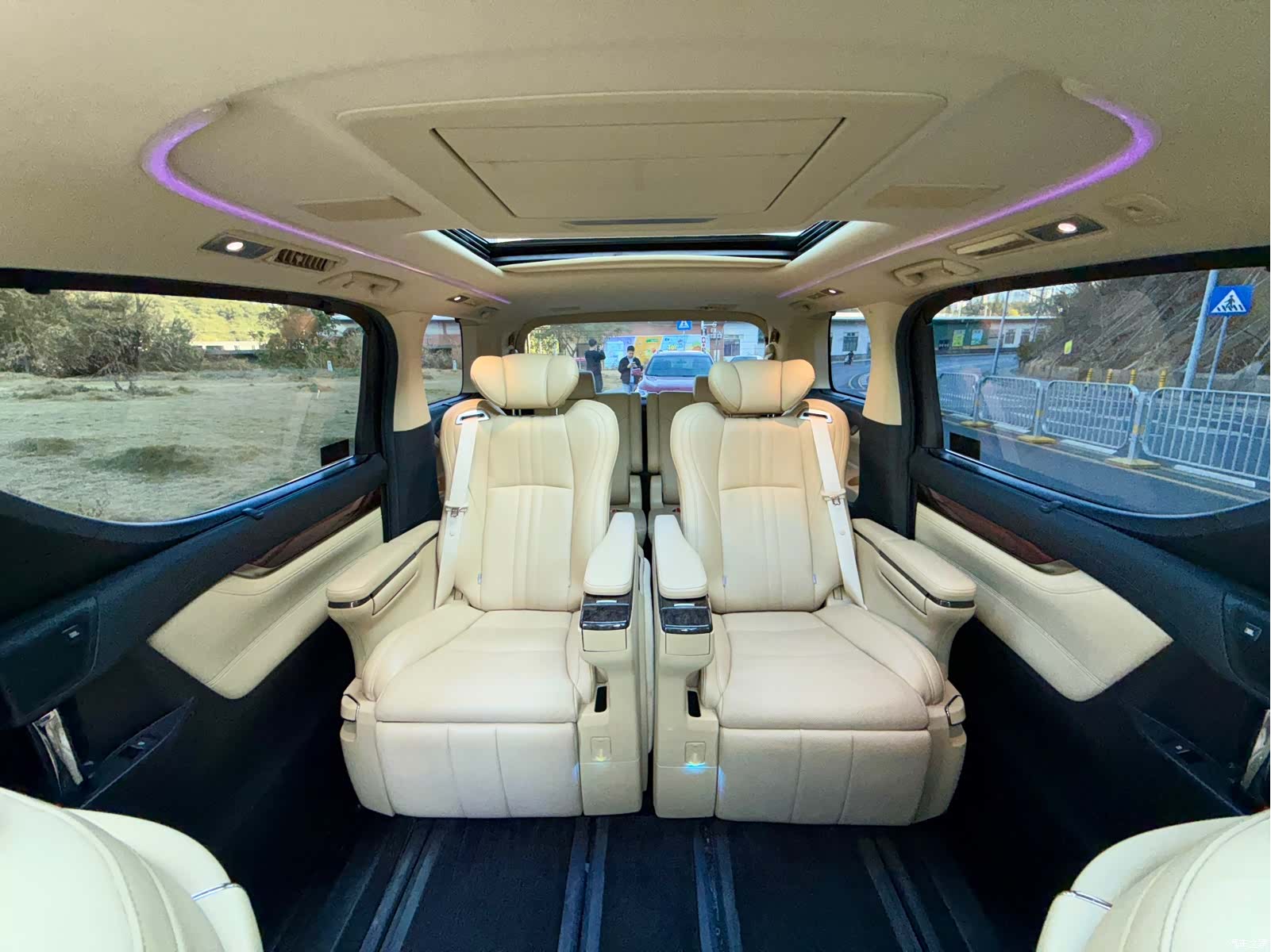Toyota Alphard, 2017 8