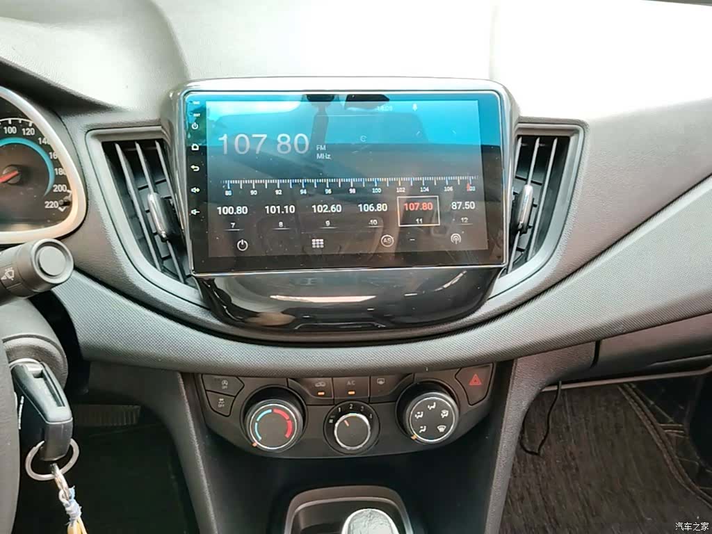 Chevrolet 320, 2019 13