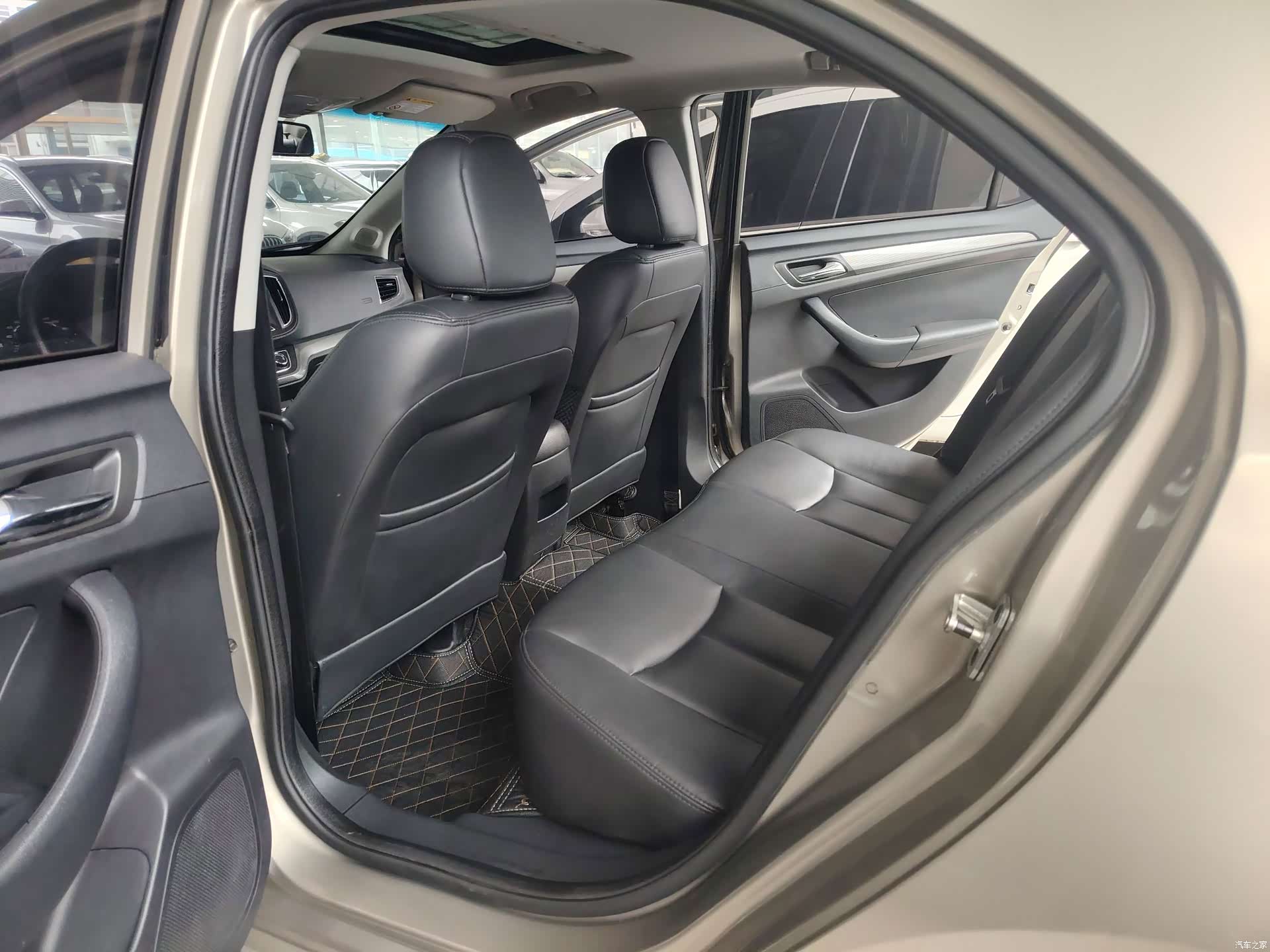 Roewe 360, 2017 6