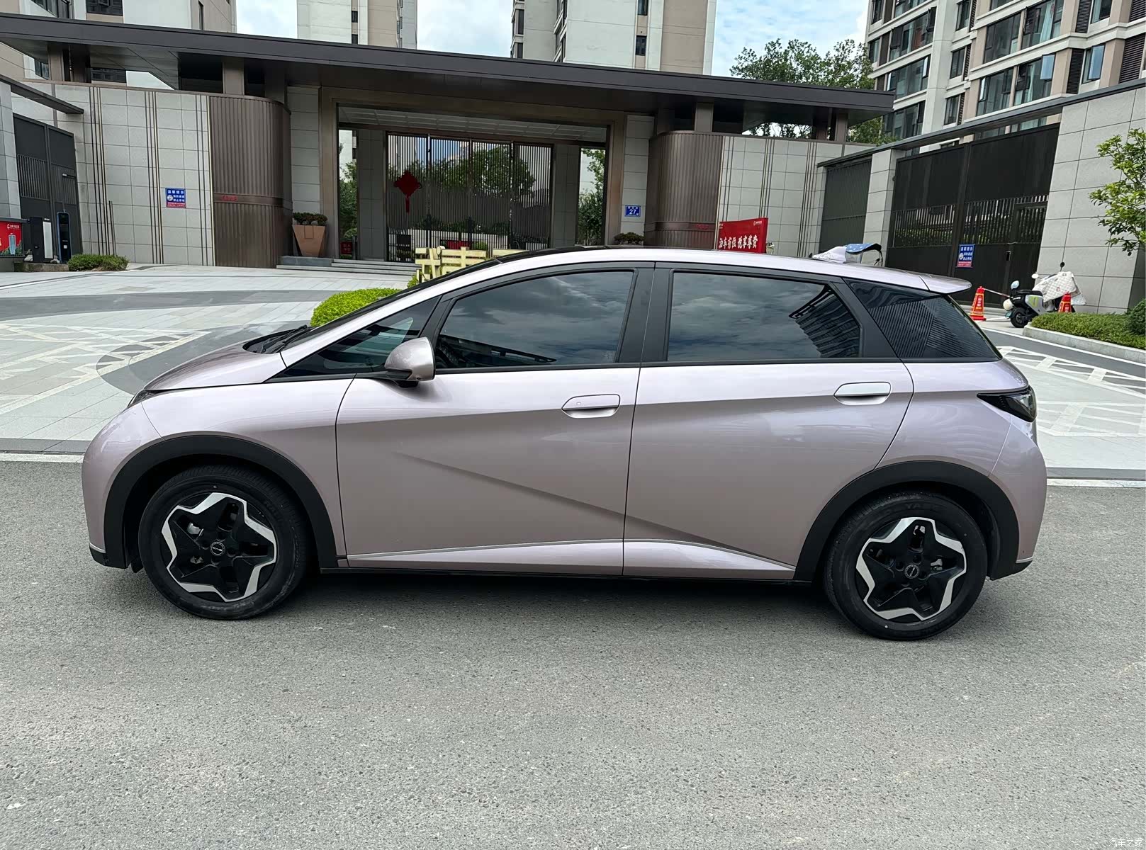 BYD Dolphin, 2022 3