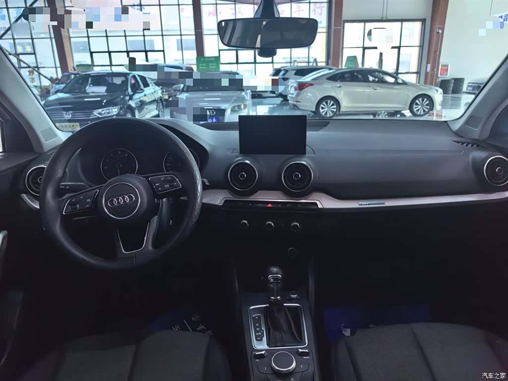 Audi Q2L, 2020 15