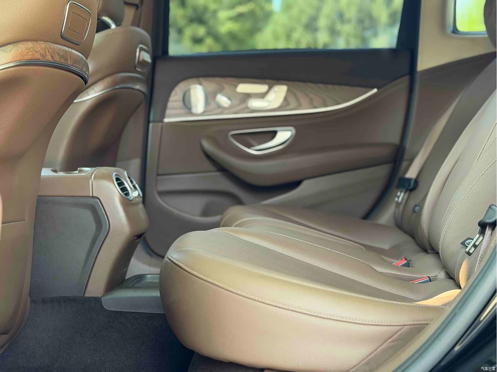 Mercedes-Benz E-Class, 2019 6