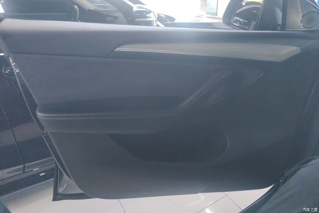Tesla Model Y, 2024 7