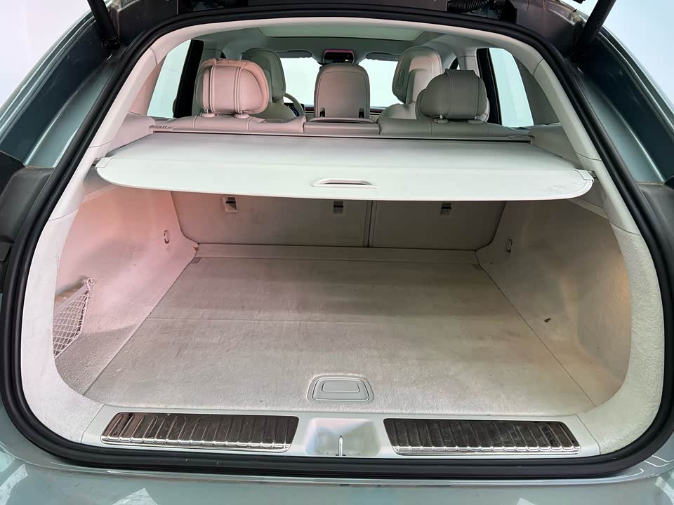 Mercedes-Benz EQE SUV