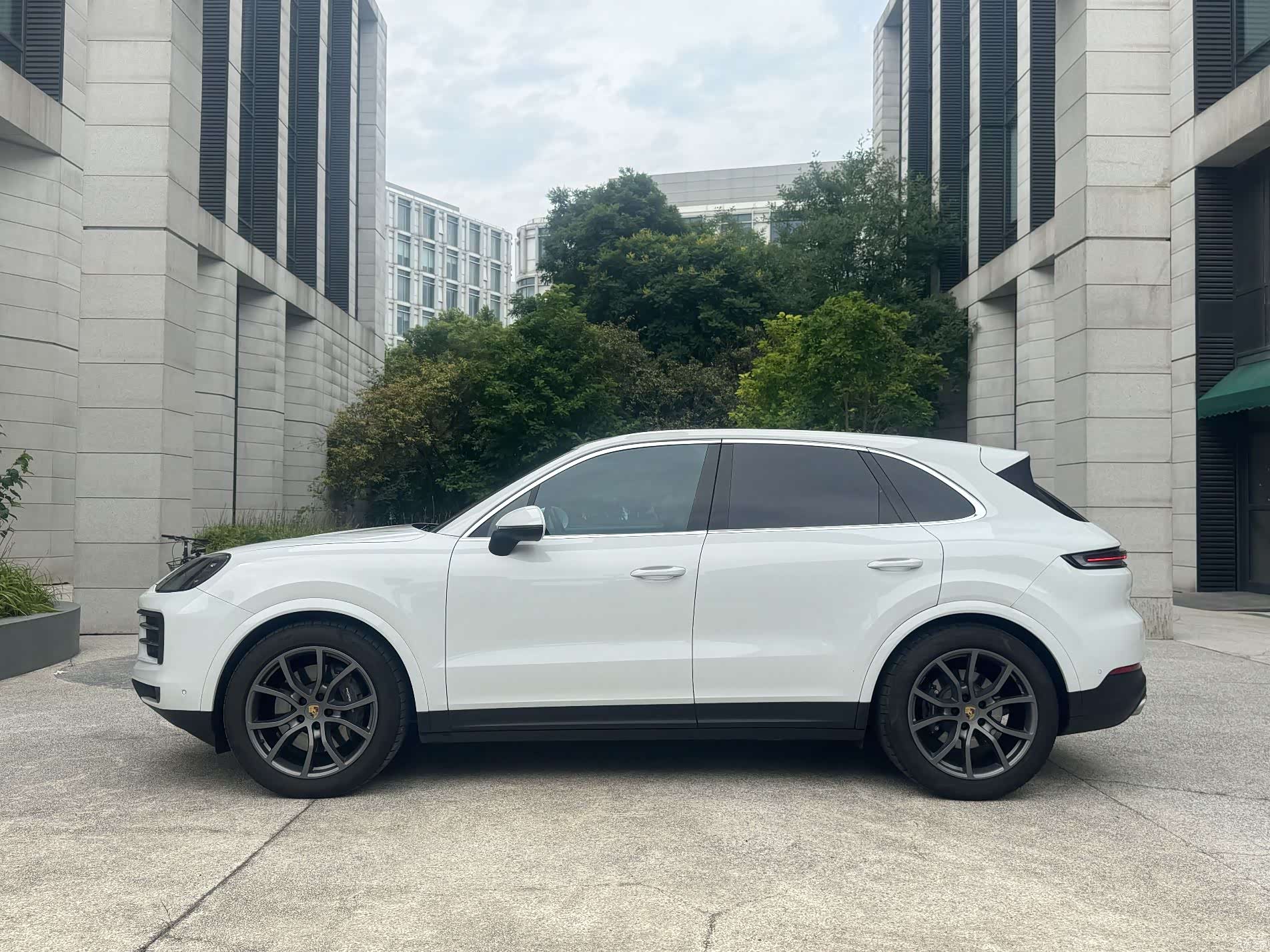 Porsche Cayenne, 2024 3