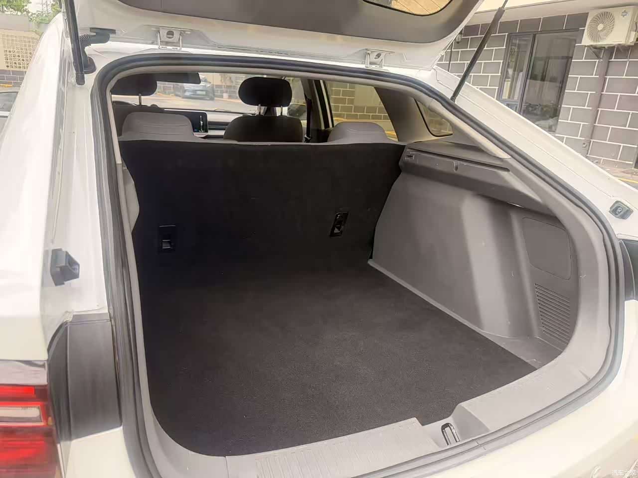 Wuling RC-5, 2022 13