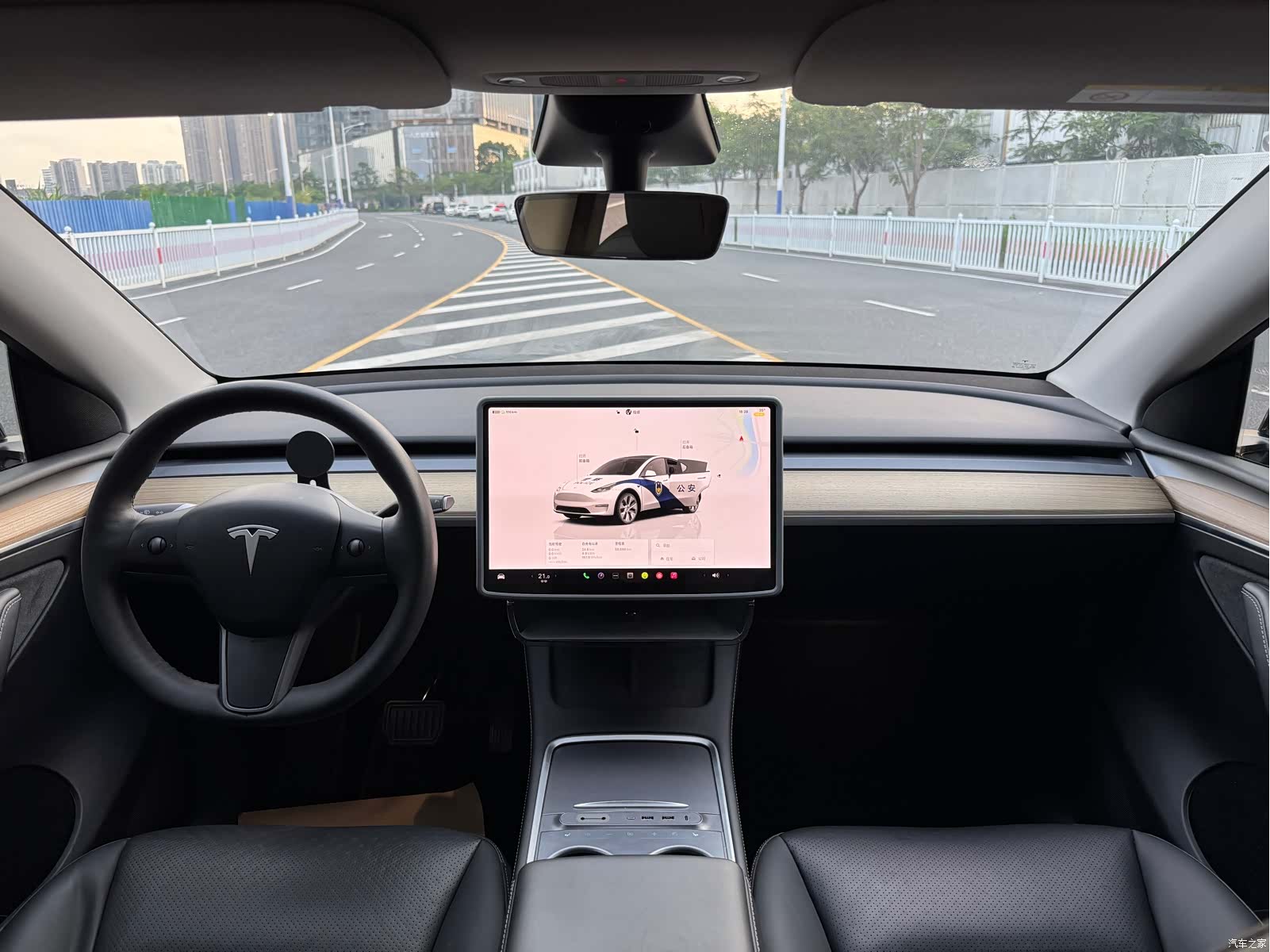 Tesla Model Y, 2023 9