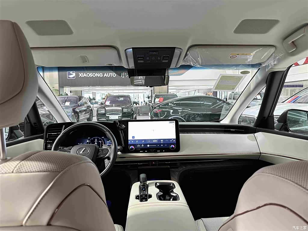 Lexus LM, 2026 26