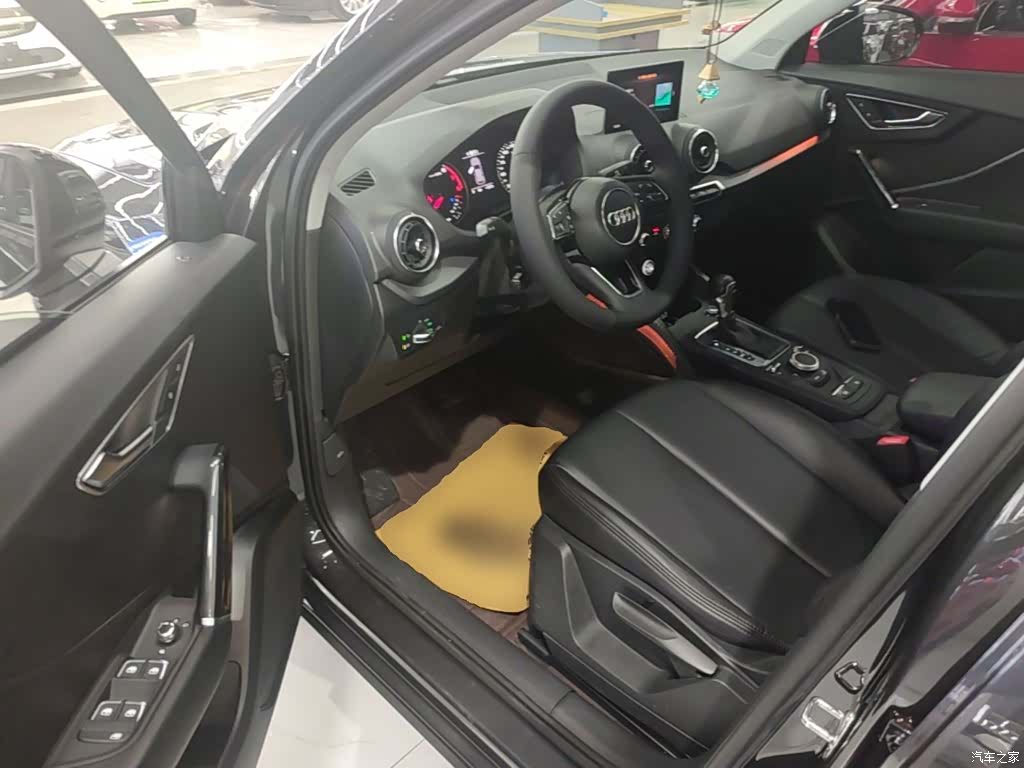 Audi Q2L, 2020 16