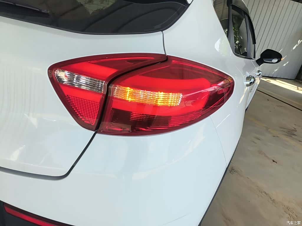 Geely Emgrand, 2018 8
