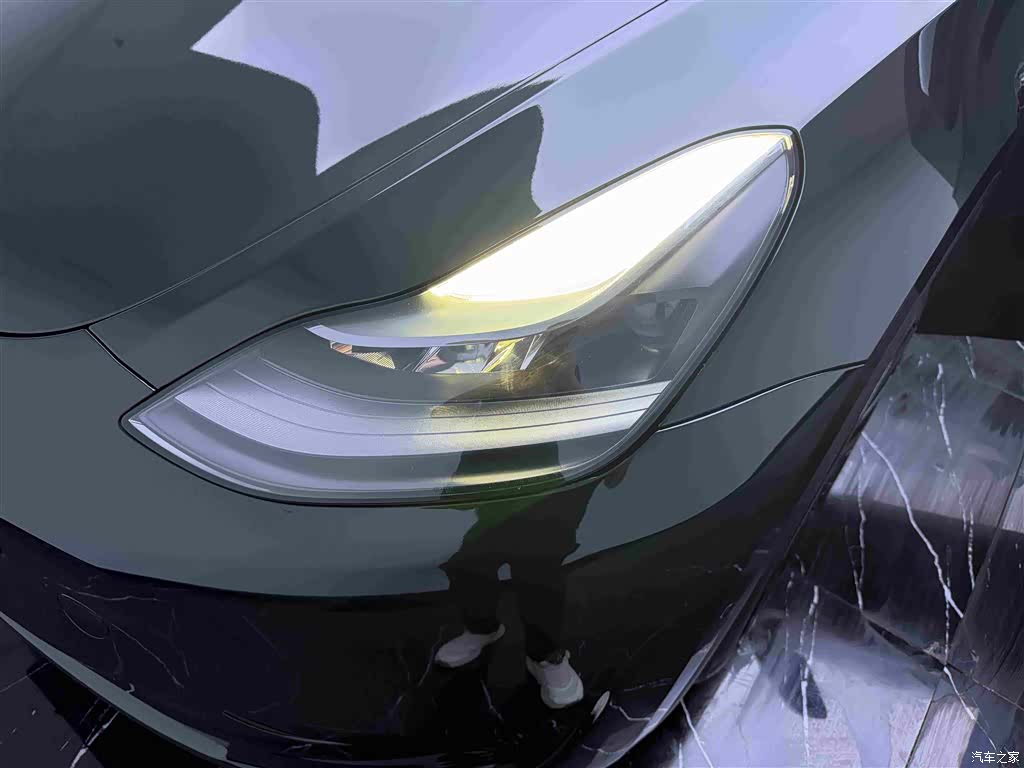 Tesla Model Y, 2023 18
