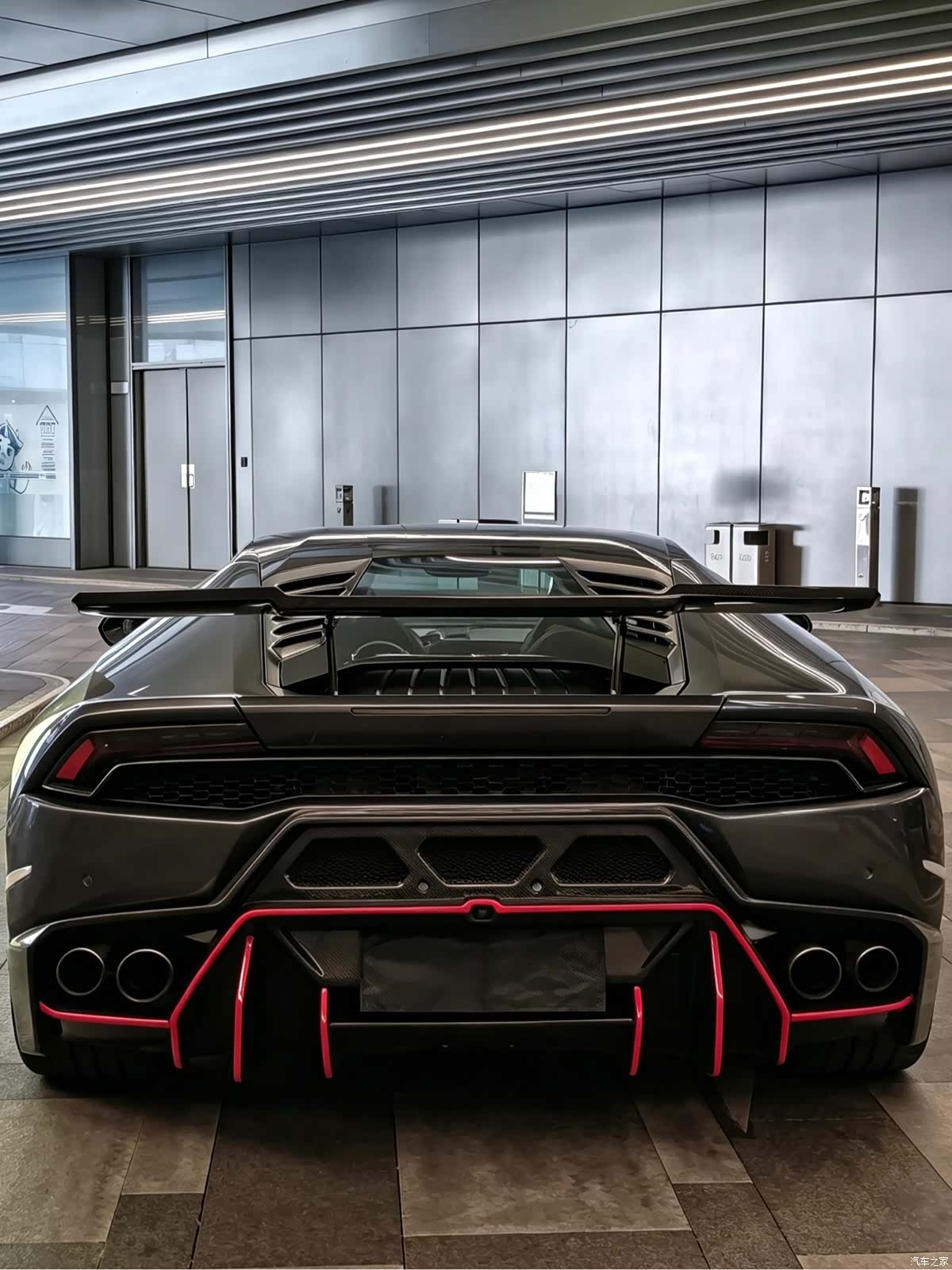 Lamborghini Huracán, 2015 все фото