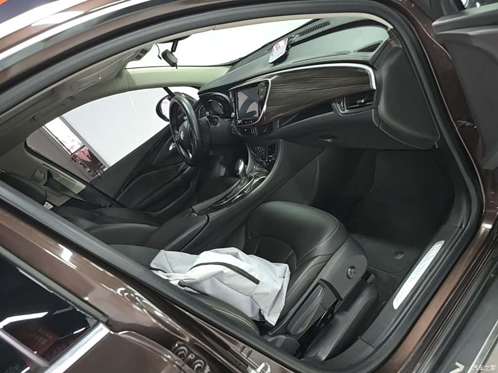 Buick Envision Plus, 2021 25