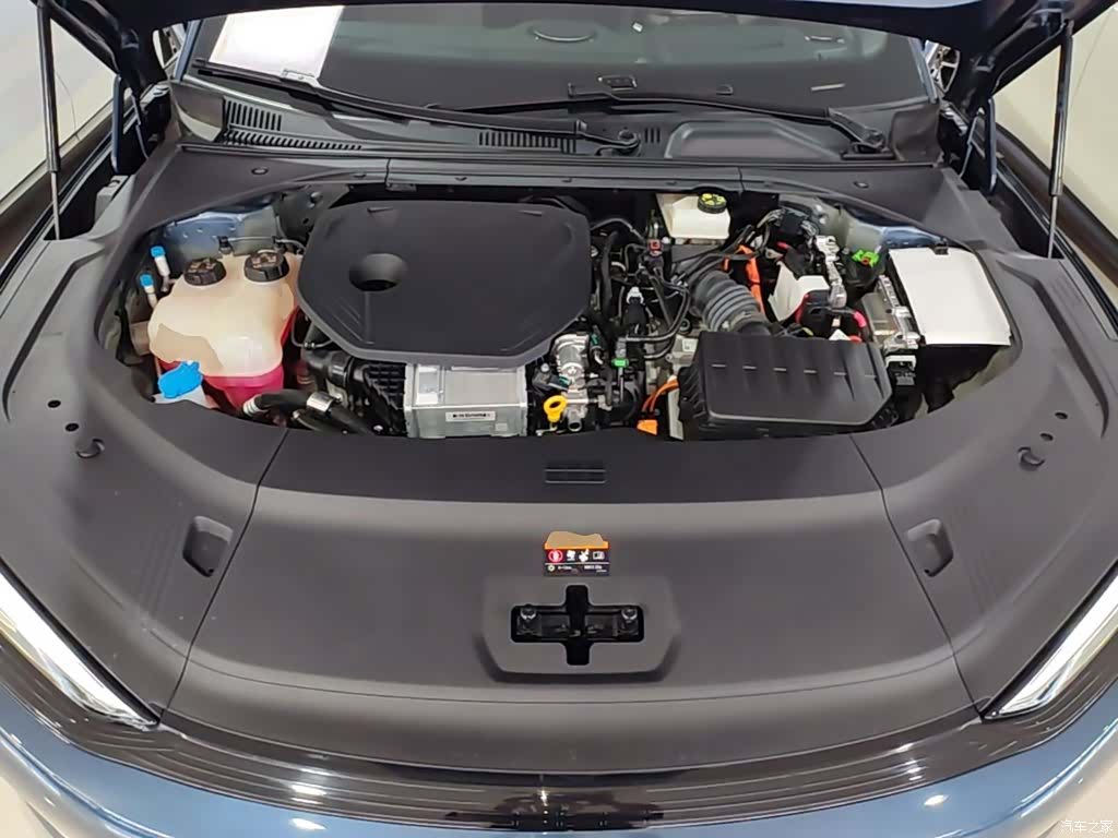 Geely 8, 2025 20