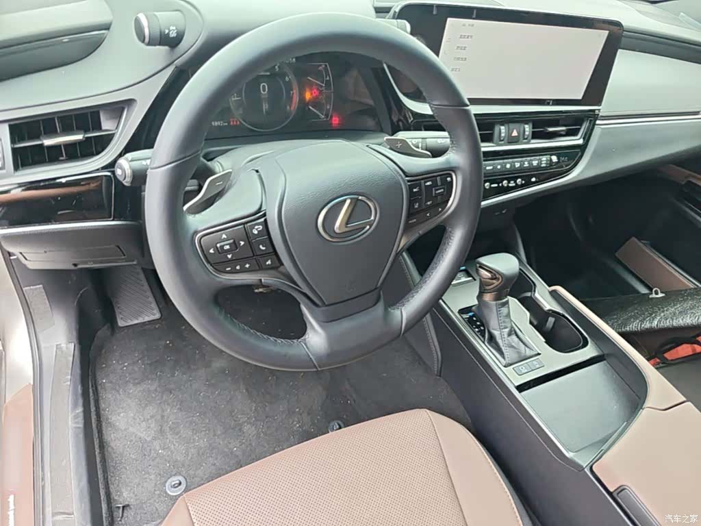 Lexus ES, 2024 11