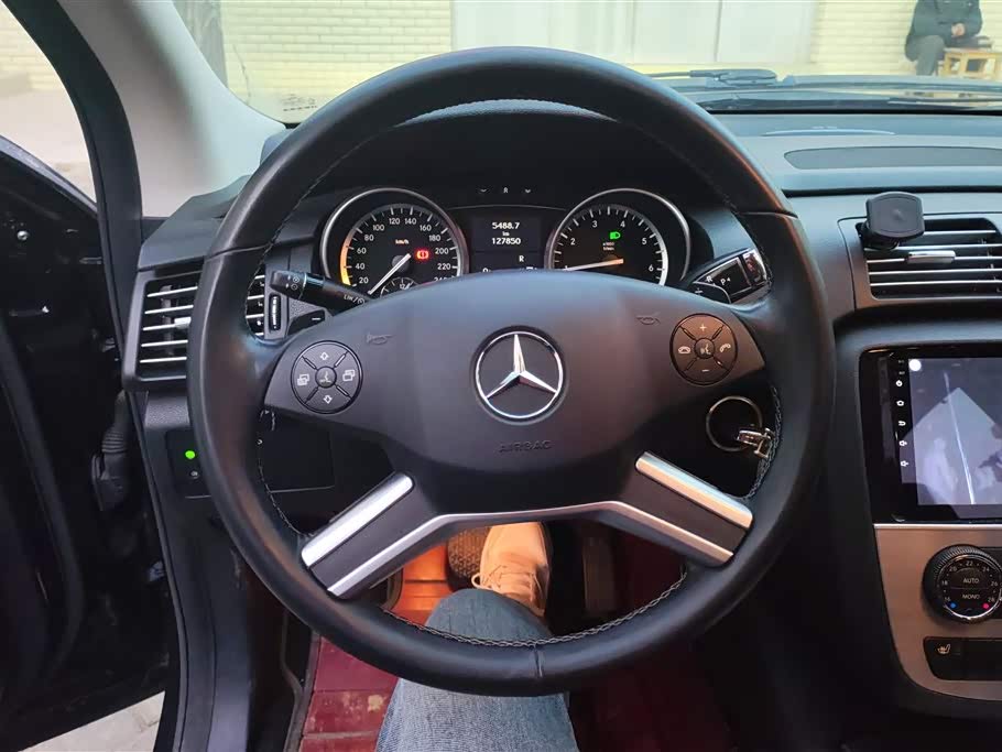 Mercedes-Benz R-class