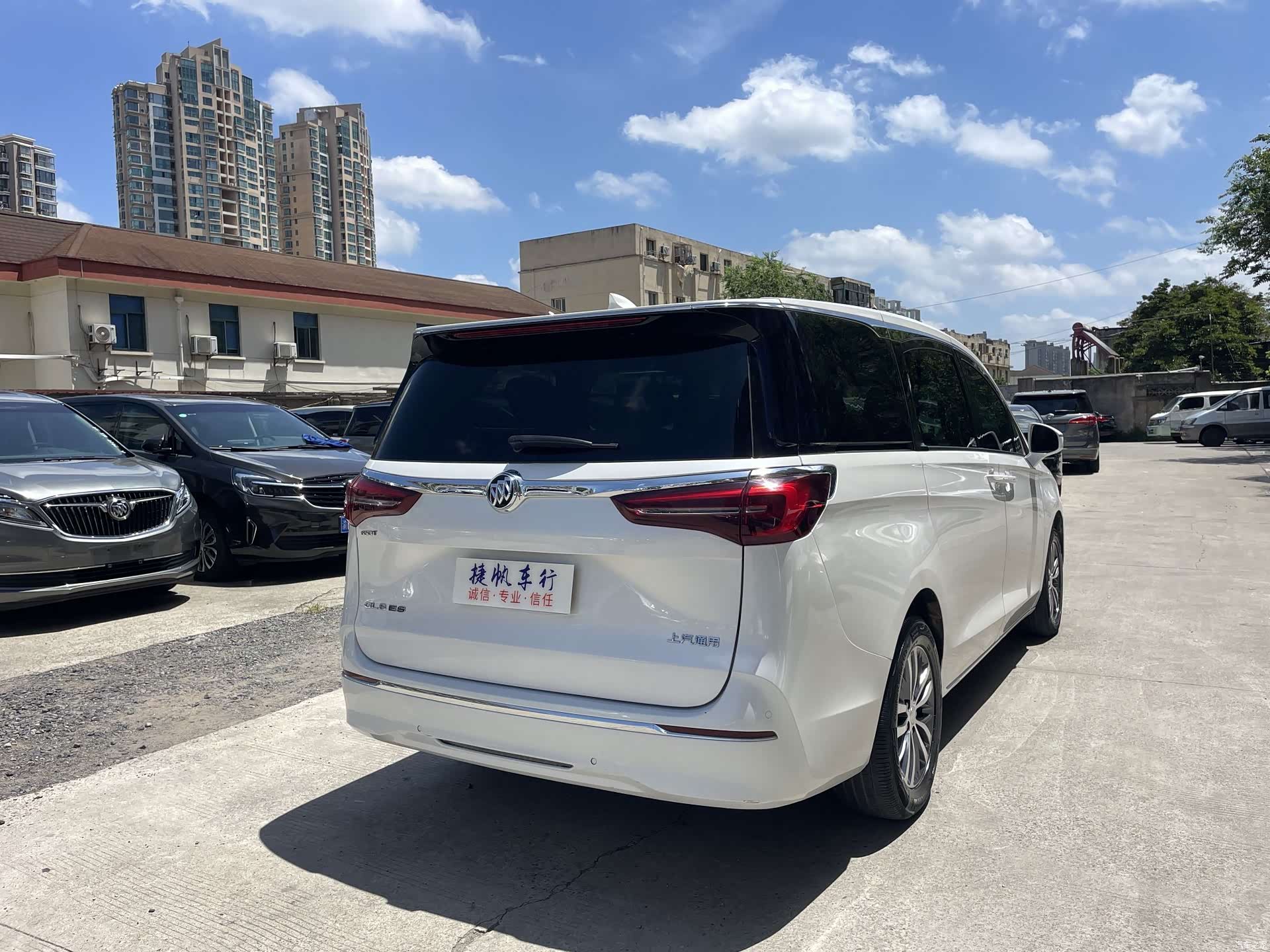 Buick GL8, 2022 6