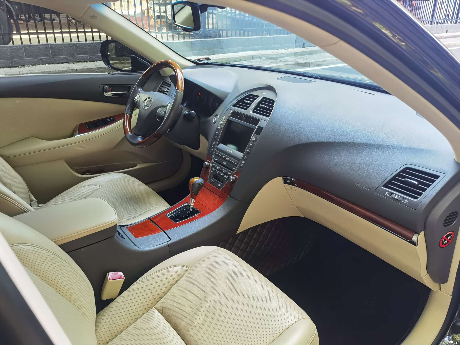 Lexus ES, 2012 8