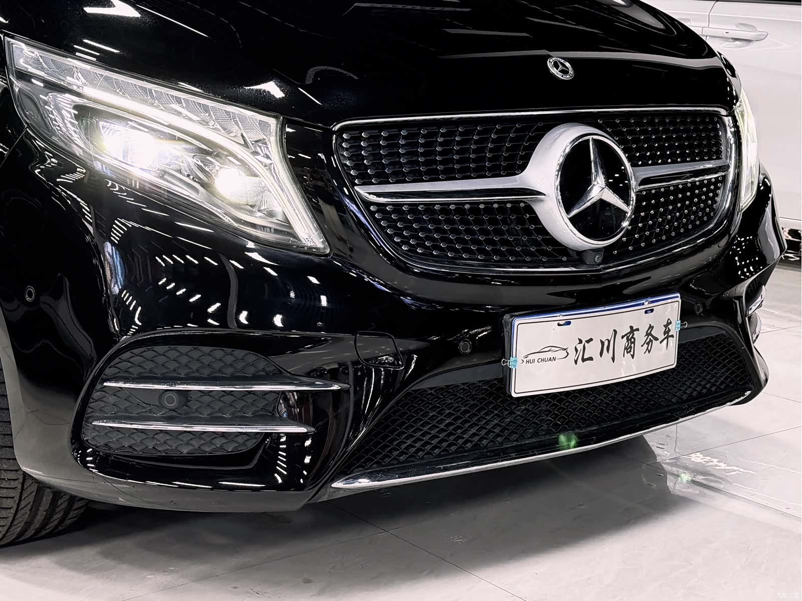 Mercedes-Benz V-Class, 2022 13