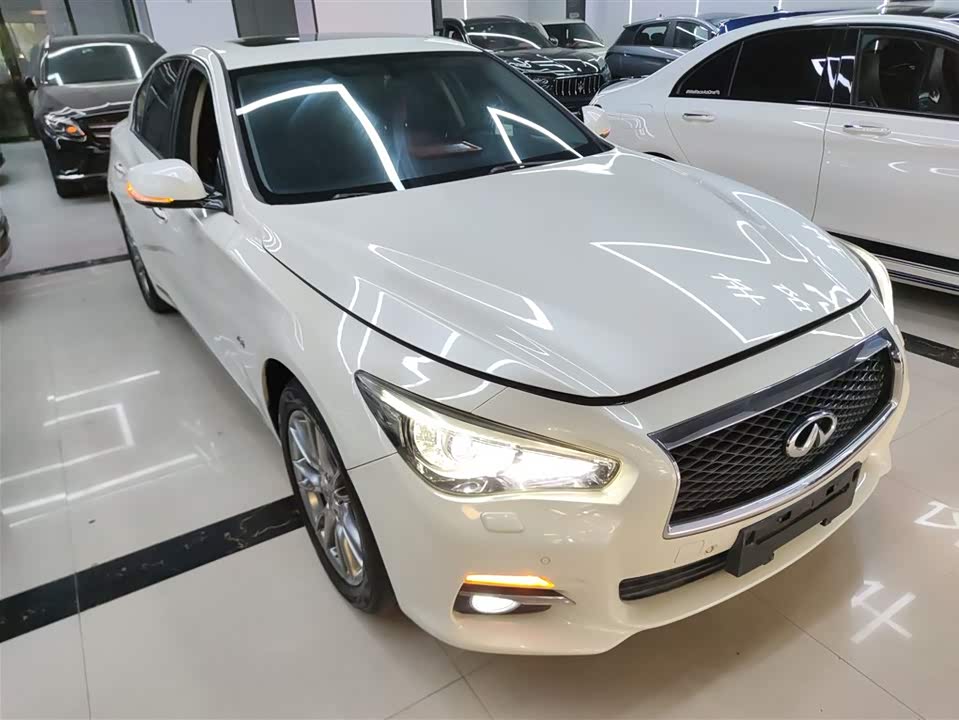 Infiniti Q50L