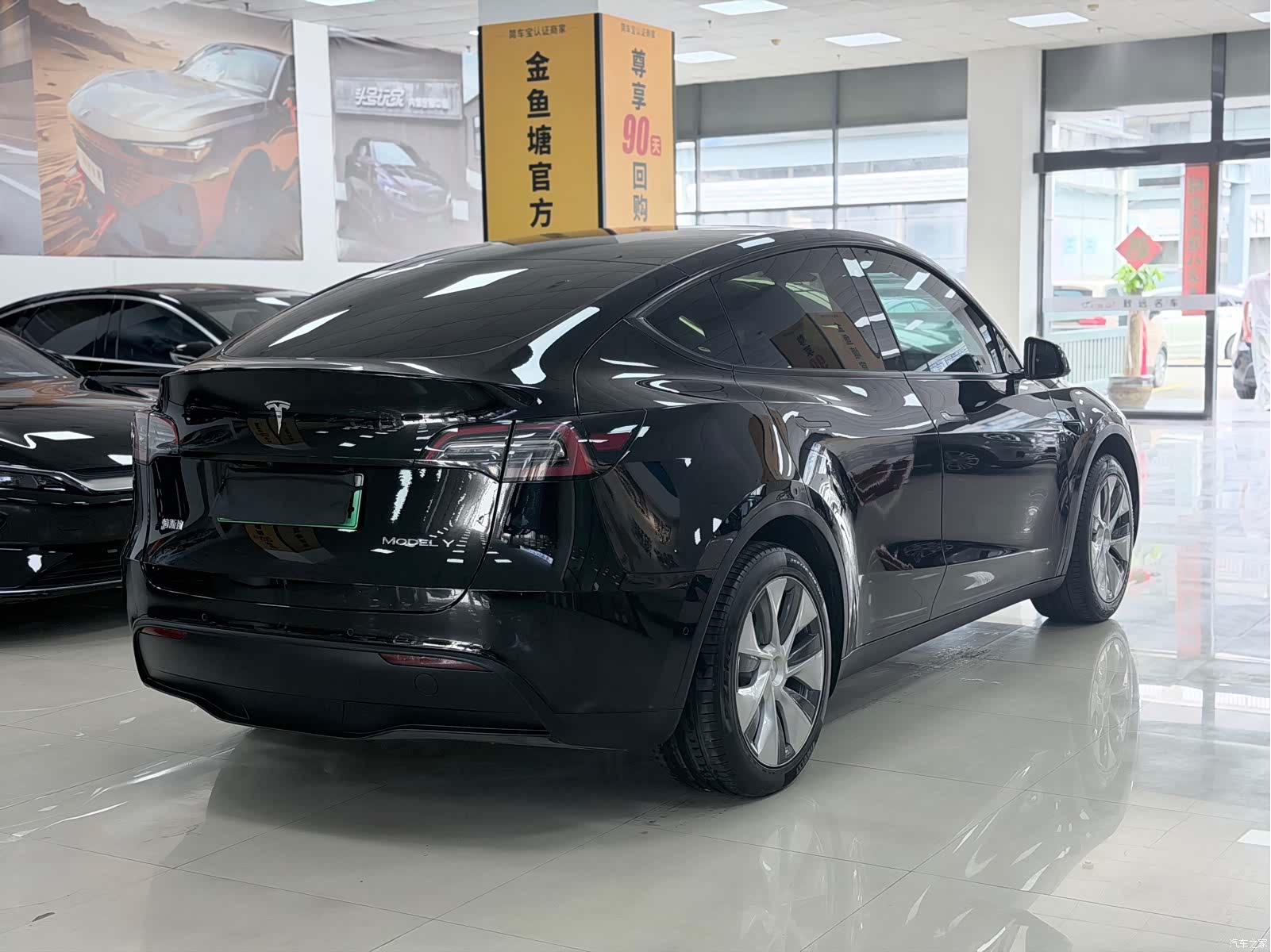 Tesla Model Y, 2022 4