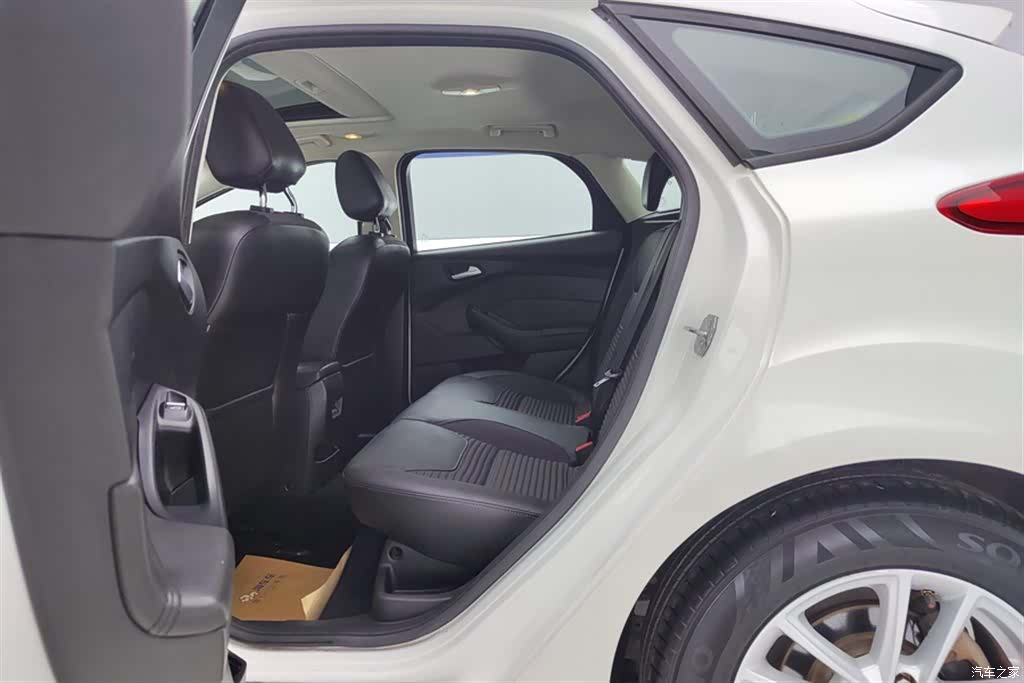 Ford Focus, 2016 11