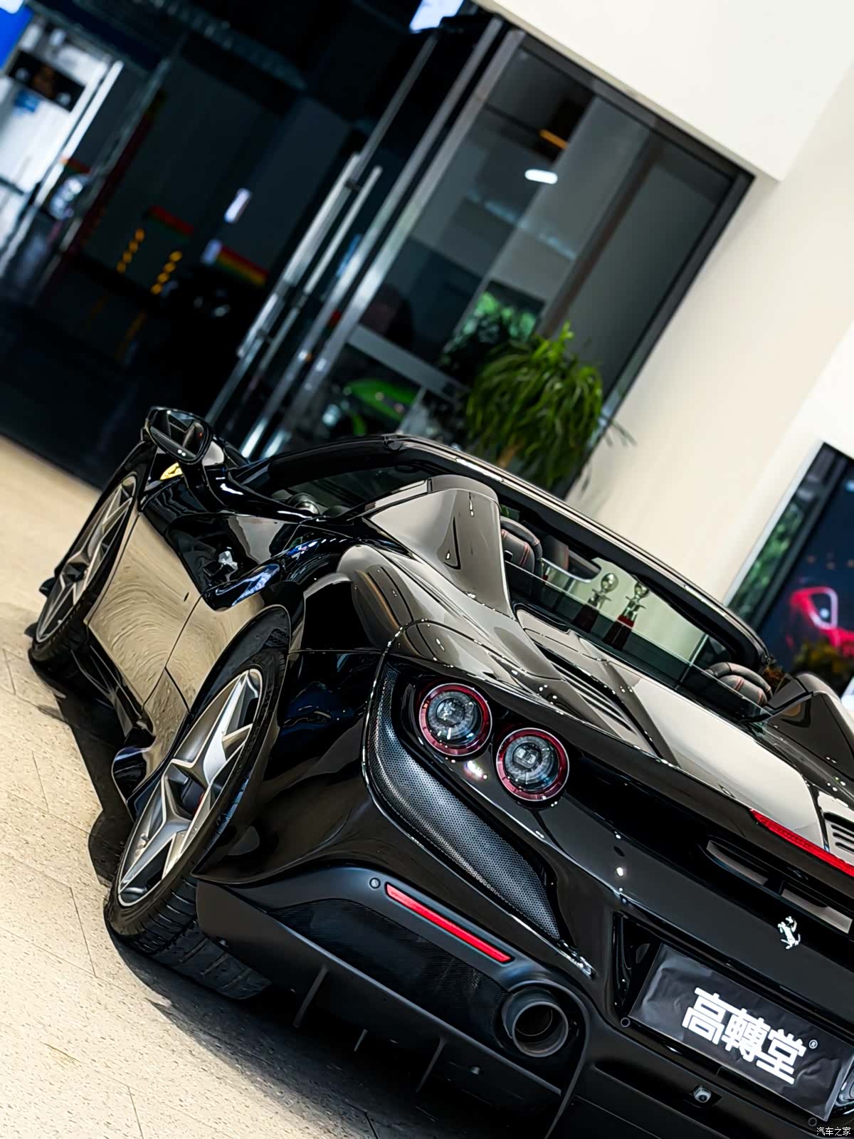 Ferrari F8, 2022 7