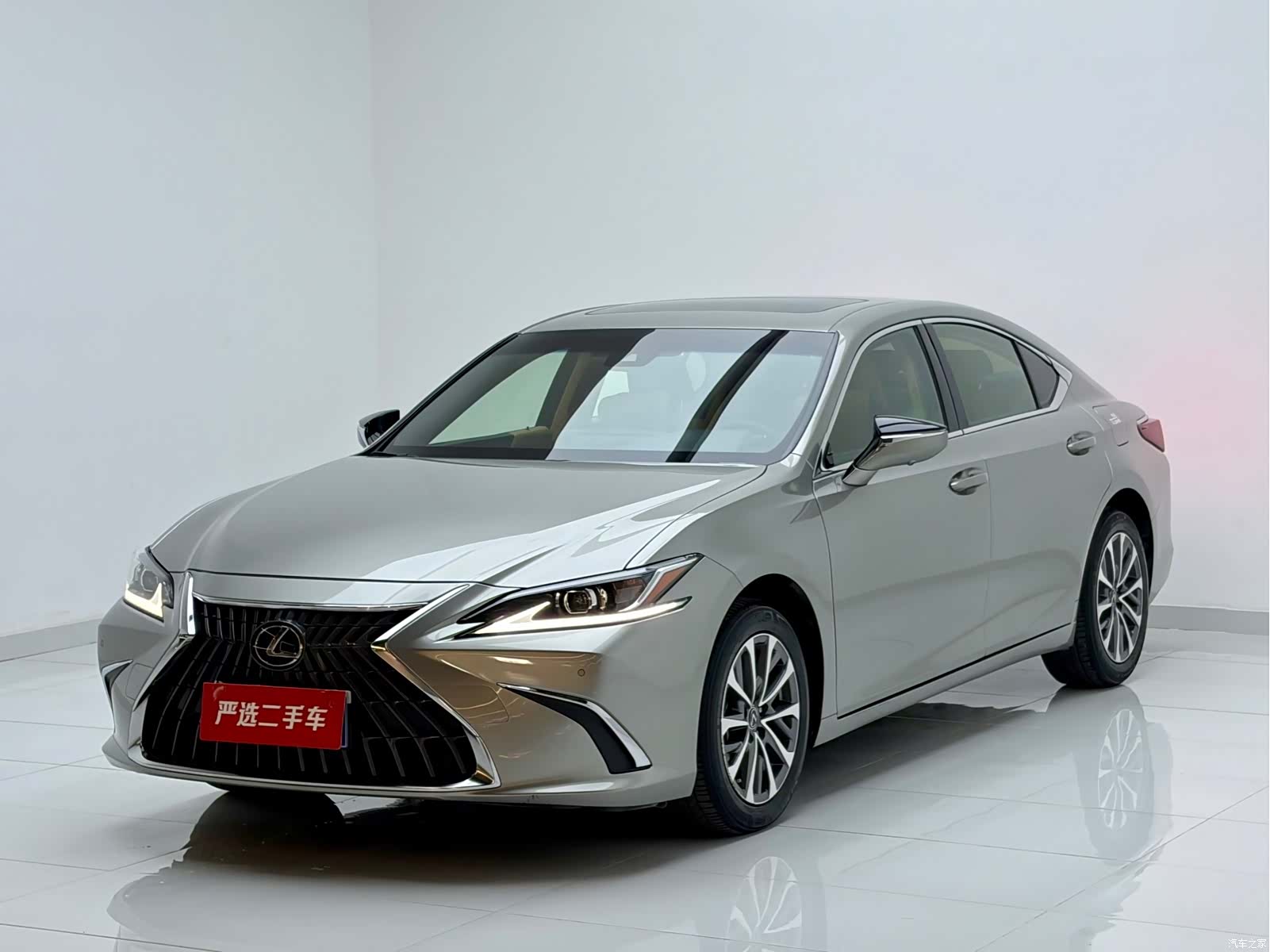 Lexus ES, 2024 1